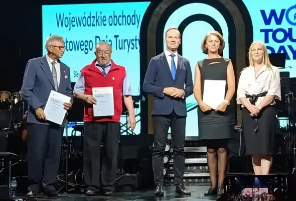 Krzysztof Głos z Rudy Śląskiej nagrodzony Dyplomem Marszałka za rozwój turystyki